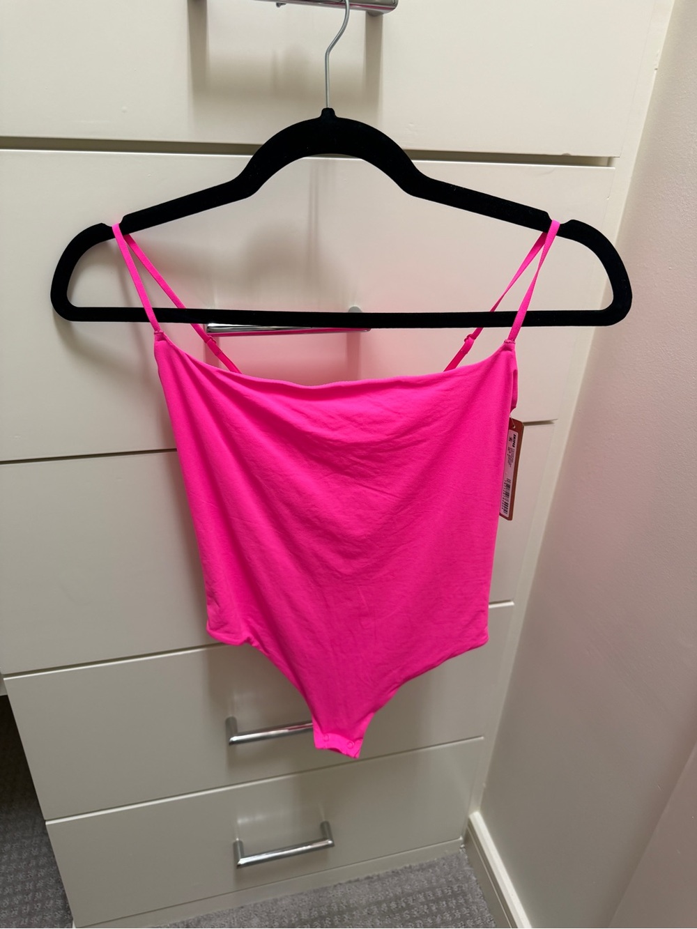 skims new Women’s Hot Pink Spaghetti Strap Bodysuit M